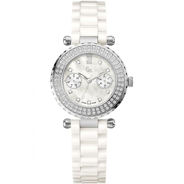 Дамски часовник GC - Guess Collection, Diver Chic, A28101L1