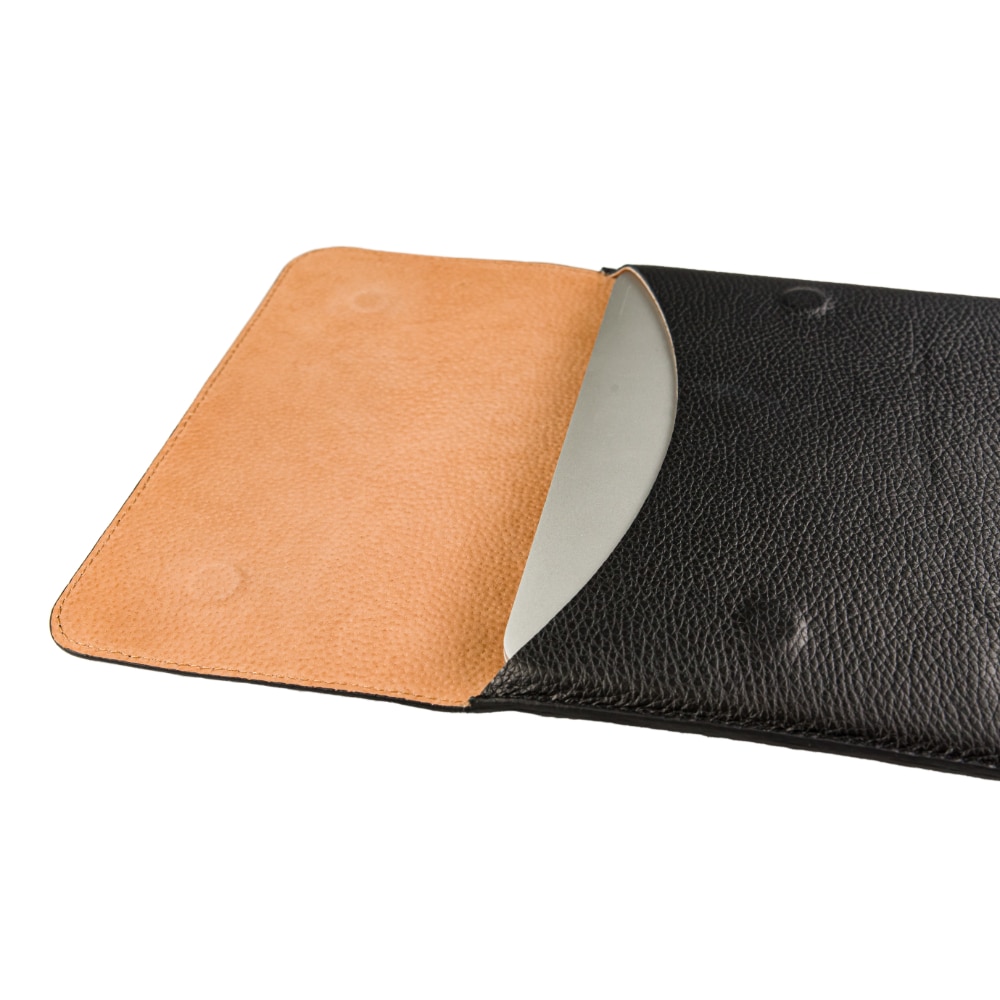 Husa laptop, MacBook PRO 15 inch, piele naturala cu mouse pad, inchidere magnetica, margini vopsite manual, e-store, negru