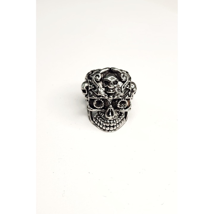 A halott koponyagyűrű napja, 14-es méret