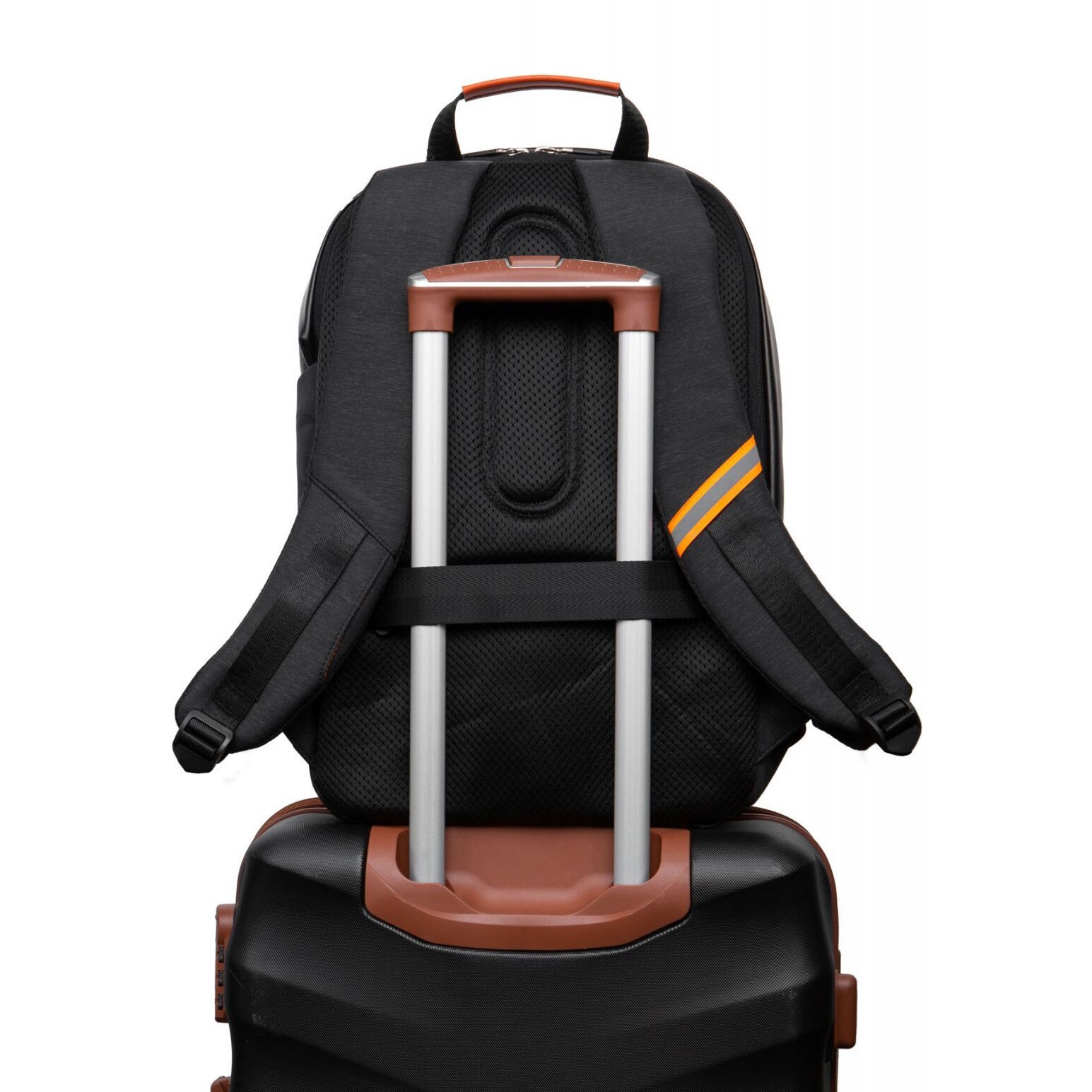 Rucsac calatorie R-Bag Bunker, negru, cu port USB pentru incarcare, detalii reflectorizante si buzunar antifurt, impermeabil, dimensiune 48 x 32.5 x 17 cm