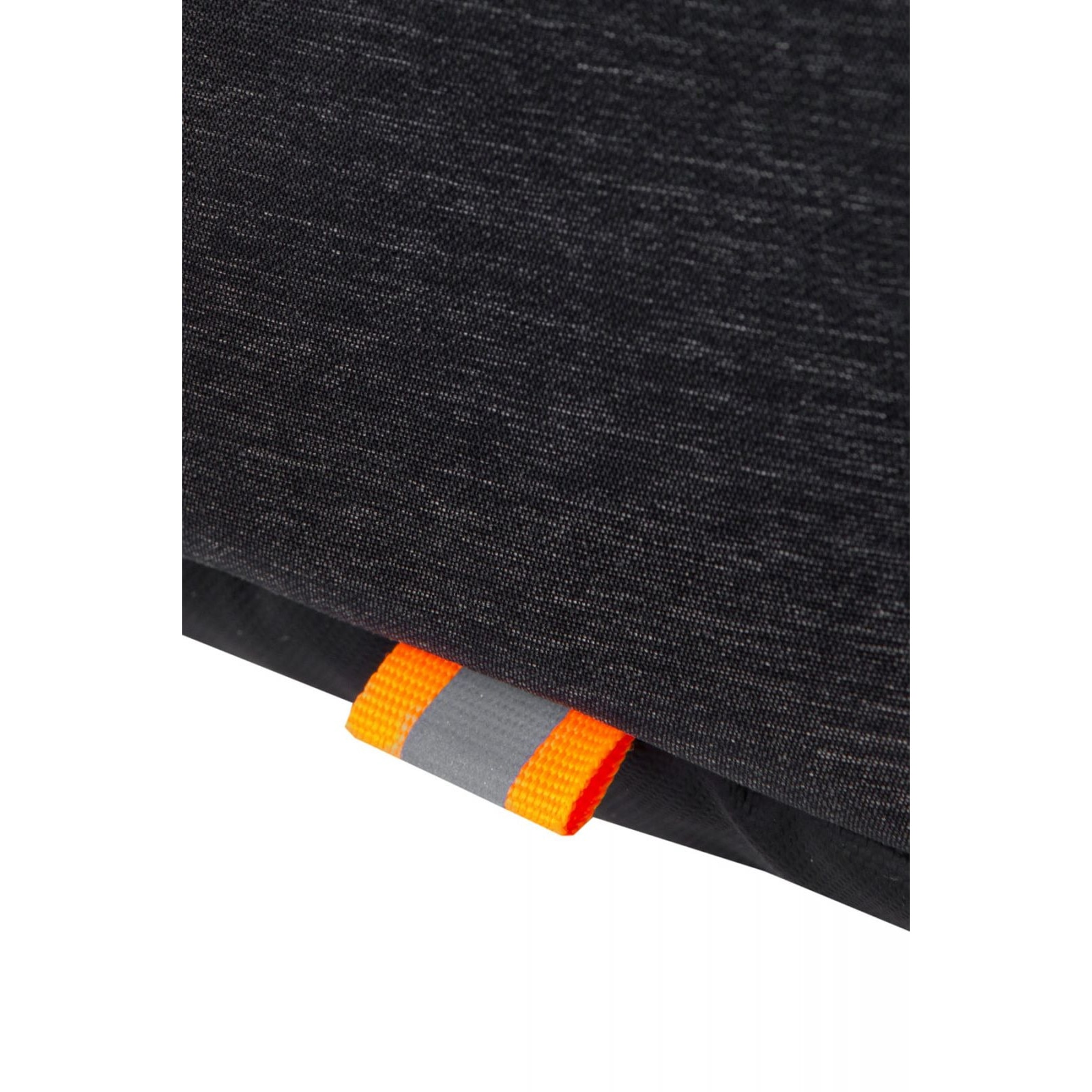 Rucsac calatorie R-Bag Bunker, negru, cu port USB pentru incarcare, detalii reflectorizante si buzunar antifurt, impermeabil, dimensiune 48 x 32.5 x 17 cm
