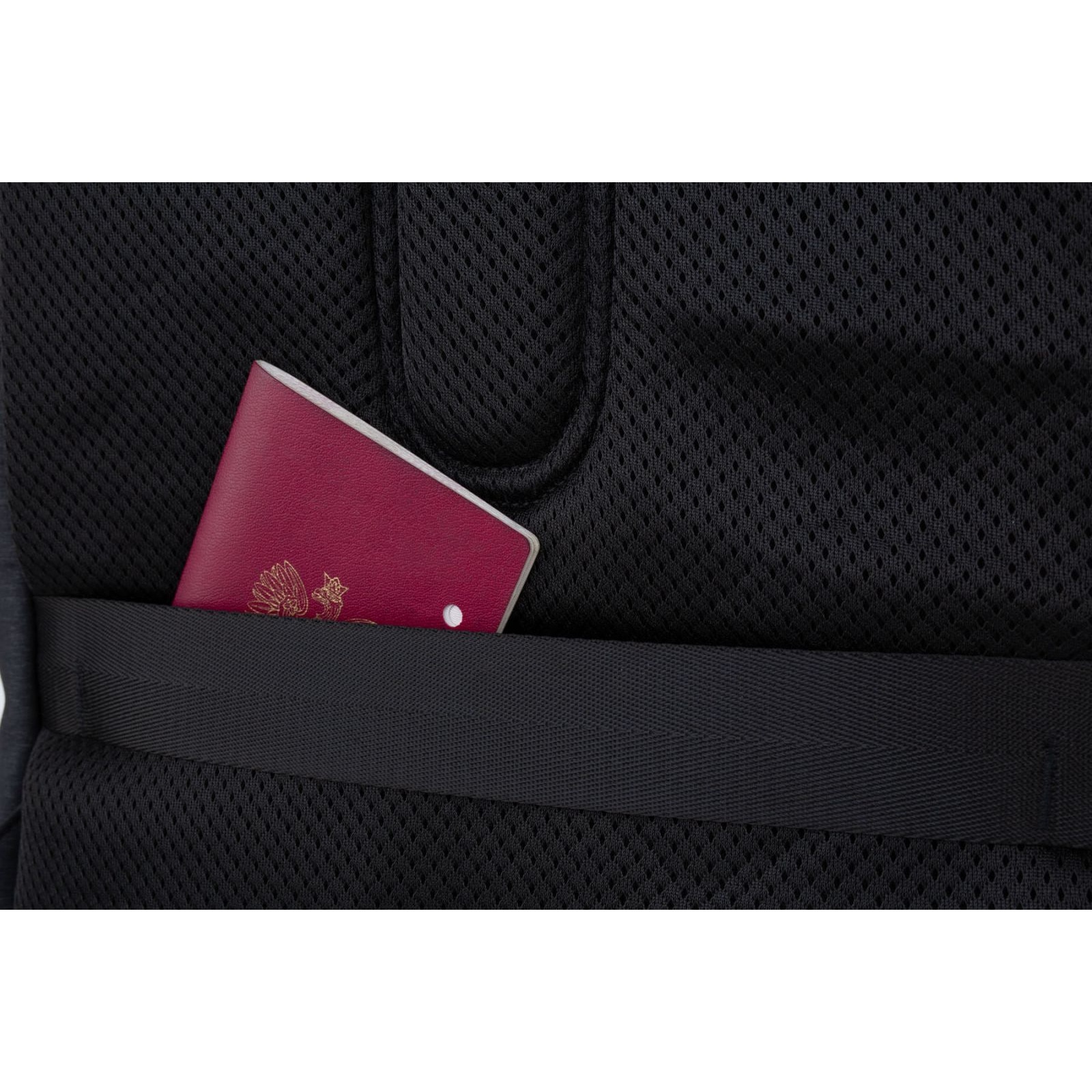 Rucsac calatorie R-Bag Bunker, negru, cu port USB pentru incarcare, detalii reflectorizante si buzunar antifurt, impermeabil, dimensiune 48 x 32.5 x 17 cm