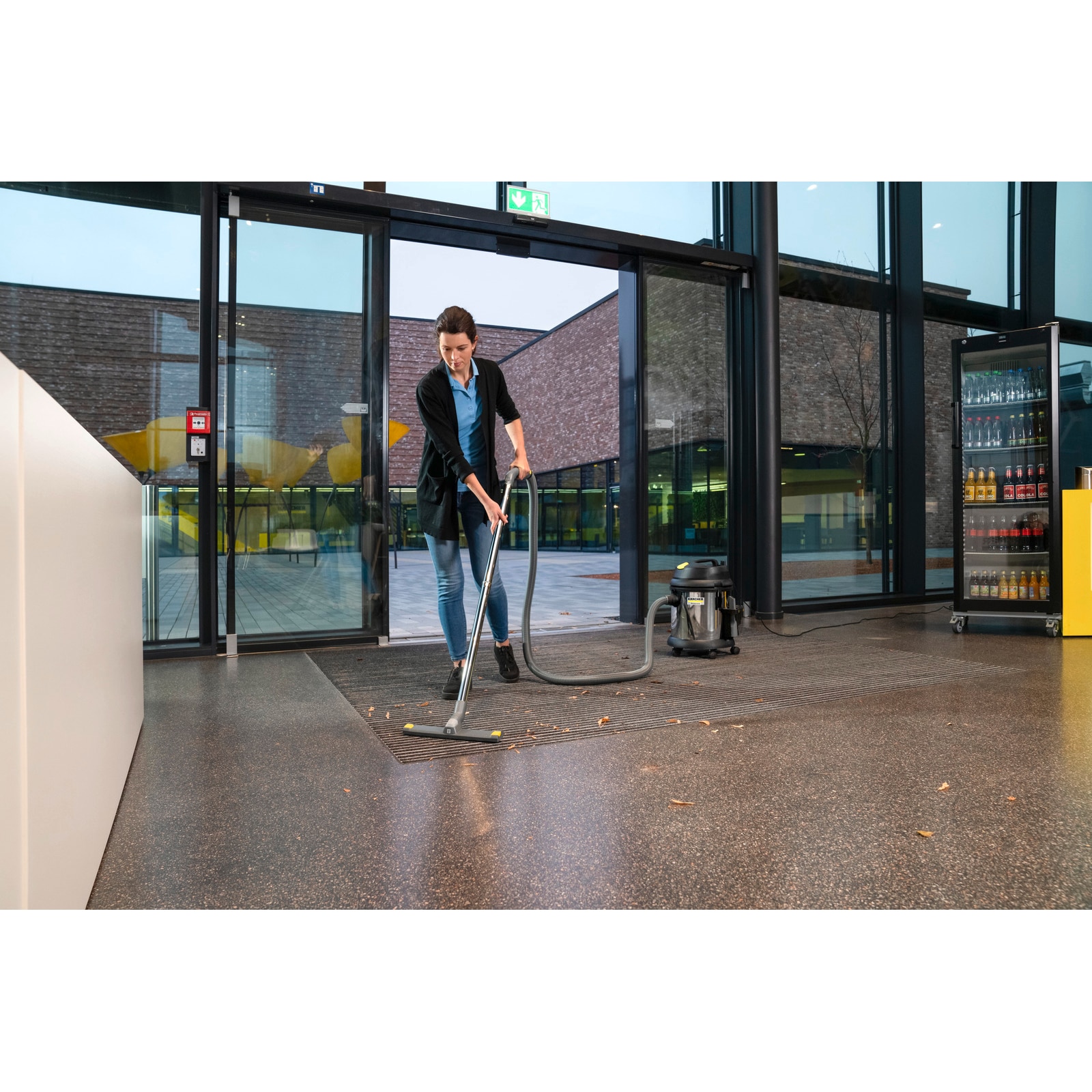Aspirator profesional Karcher NT 27/1 Me Adv, 1380W, 27l, 420x540mm