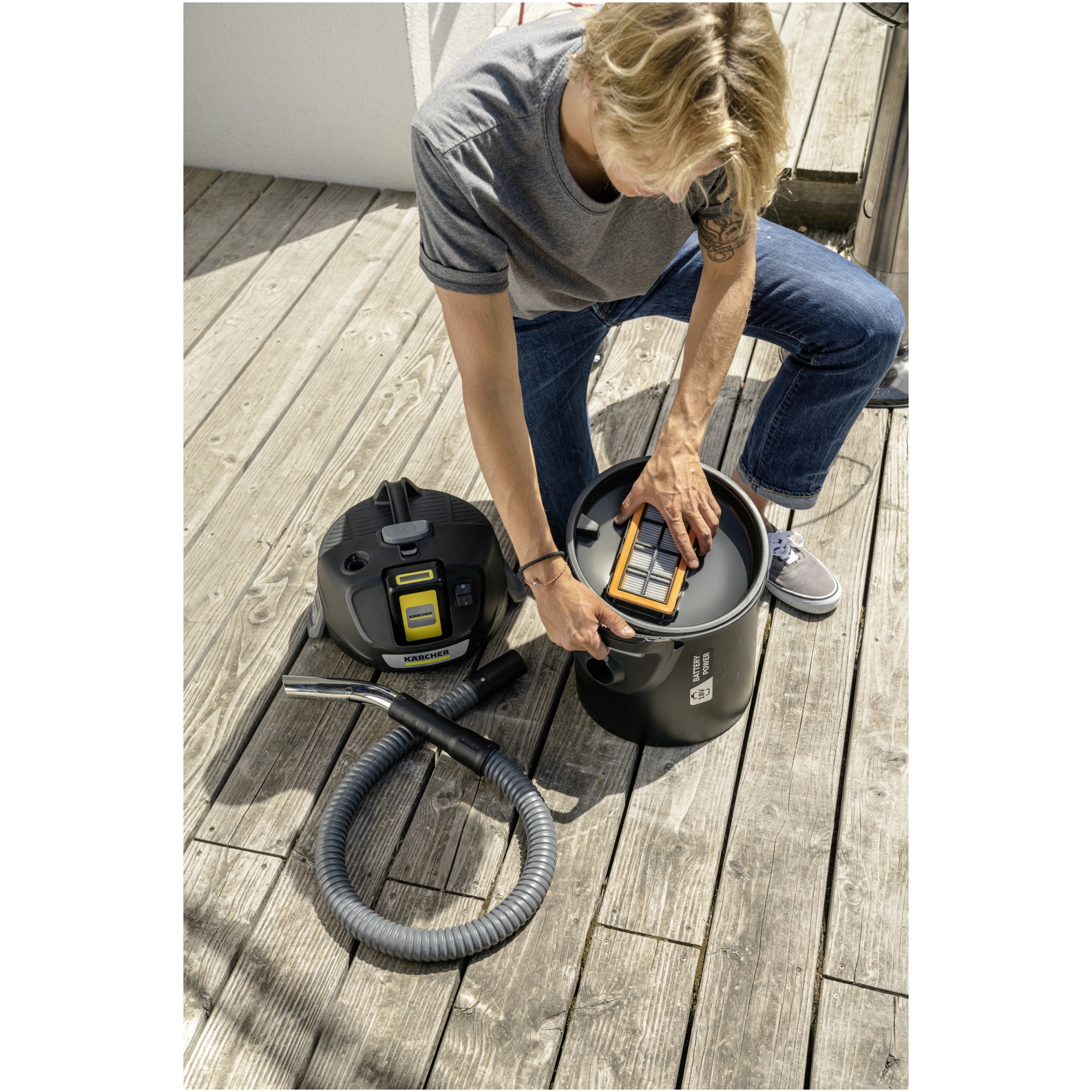 Kärcher AD 2 Battery Ash Vacuum Cleaner And Dry Vacuum Cleaner (with Filter Cleaning, 14 Litre Metal Container, Cleaning Without Dirt Contact, 18 V