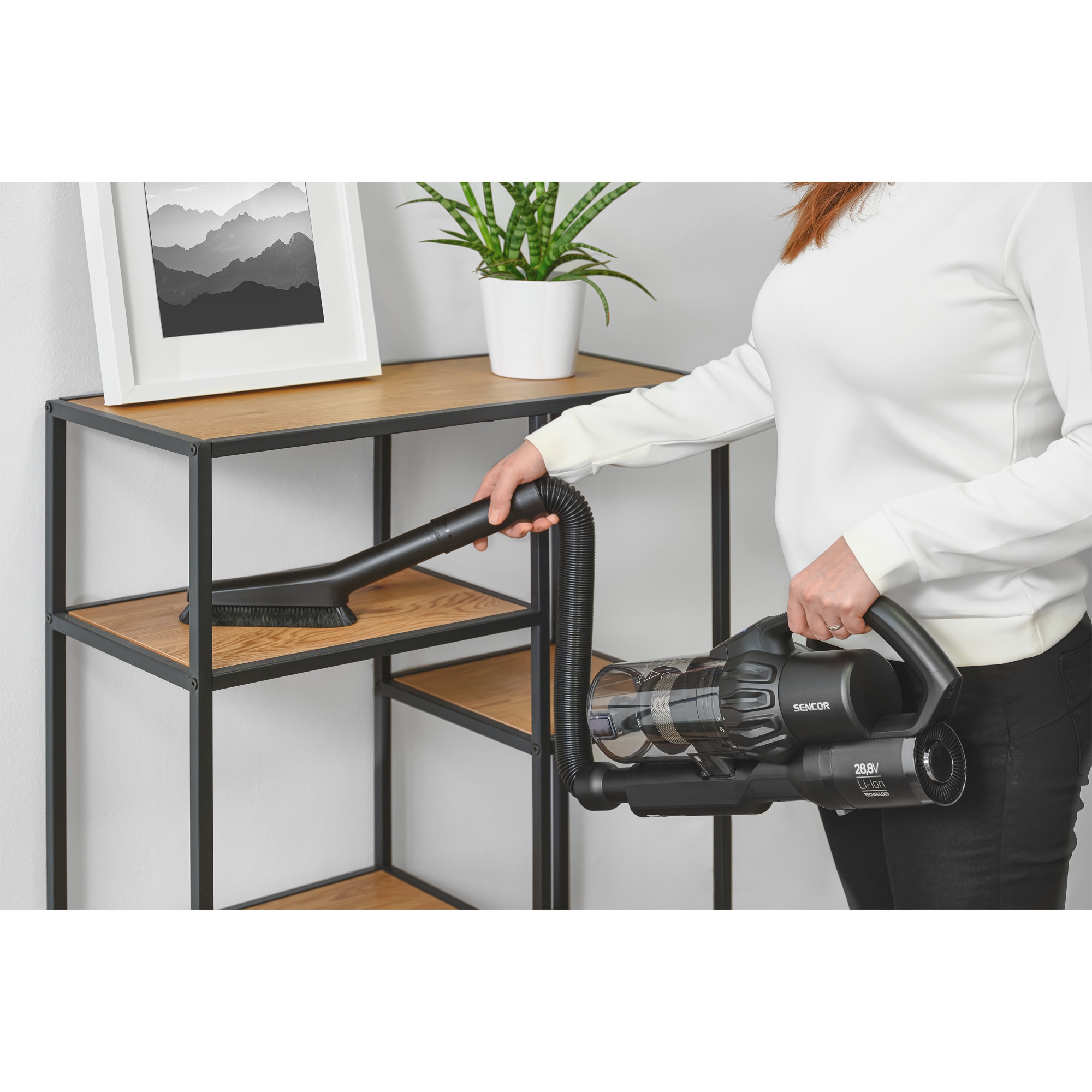 Aspirator vertical fara fir Sencor SVC 9879BK cu functie de mop, 550W, 28.8V, autonomie 70 min, capacitate de colectare 0.5 l, negru