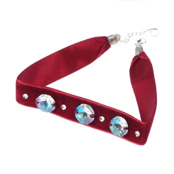 Colier Choker GANELLI cu 3 Cristale octogon mari si 4 mici elements, catifea cu dublura din satin rosu-grena Colier Choker GANELLI cu 3 Cristale octogon mari si 4 mici elements, catifea cu dublura din satin rosu-grena
