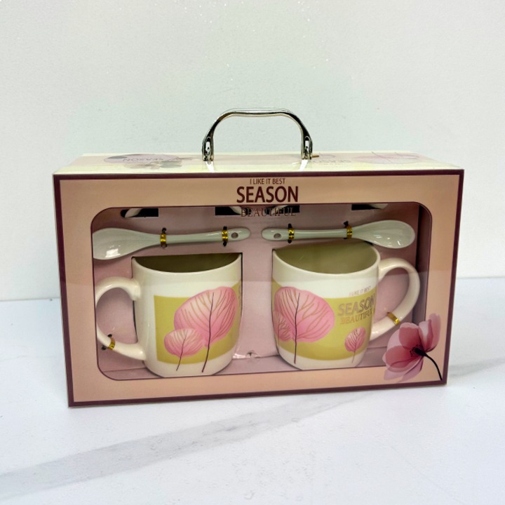Елегантен керамичен комплект, Beast Season, с две чаши с щампа на цветя, 300 ml, две керамични лъжички и подходящи чинии, в елегантна кутия, Pink, Velve