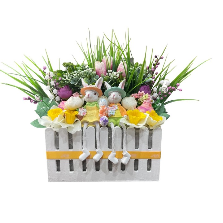 Аранжировка от изкуствени цветя със зайчета, Великденски зайчета