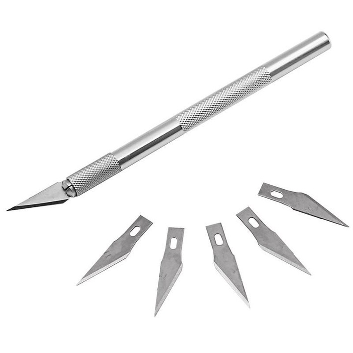 Cutter metalic de dimensiuni mici, pentru taiere de precizie, cu 5 lame de rezerva, argintiu - MaffStuff®