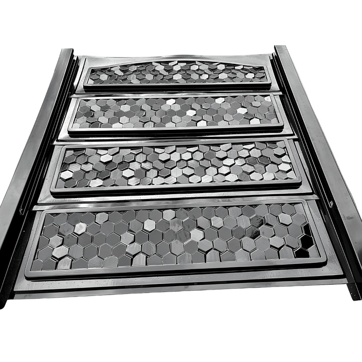 Set matrita gard, panou intreg, 3 matrite mijloc + 1 terminatie + 2 stalpi, model Fagure LIS, plastic ABS, negru