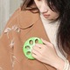 Set 2 dispozitive ElastiX pentru colectarea parului de animale, pentru masina de spalat, reutilizabile, portocaliu/verde, 8 cm