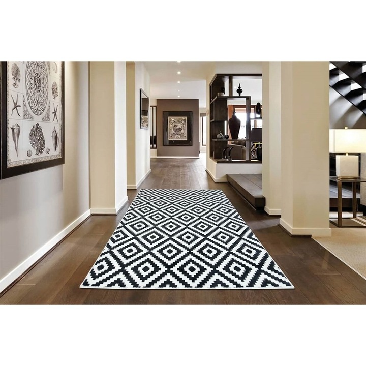 Килим с къс косъм Rizzoli Piramit Mila Home, 120x180 см, 100% Полиестер, Неплъзгащ се, Черен/Бял, 1400 гр/м2