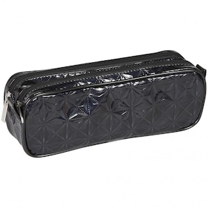 Penar dreptunghiular Clairefontaine, Model holografic, Poliester 600D, Inchidere cu fermoar, 2 compartiment, 22x7x8 cm, Negru