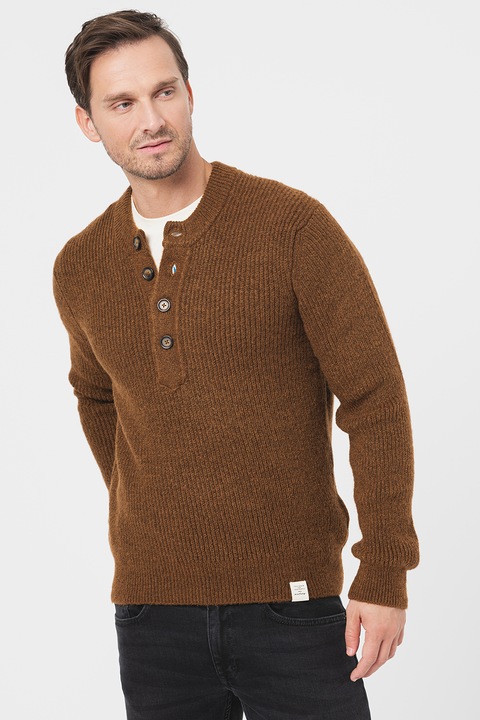 Mustang, Emil kötött pulóver gombos hasítékkal, Barna