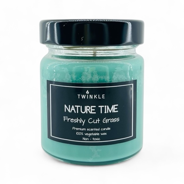 Lumanare parfumata TWINKLE cu aroma de Iarba Proaspat Taiata, ceara soia non-toxica, fitil bumbac, 150 g net