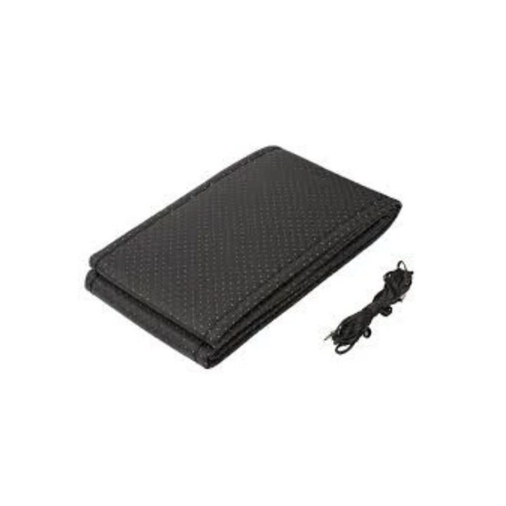 Tű és cérna szintetikus bőr kormánykerék M-es méretű furatokkal, fekete és karbon színű, szürke varrással