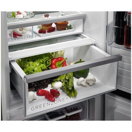 Combina frigorifica incorporabila AEG NSC8M191DS, 269 l, CustomFlex, Ventilator interior, Usi reversibile, Control electronic, Clasa D, H 189 cm