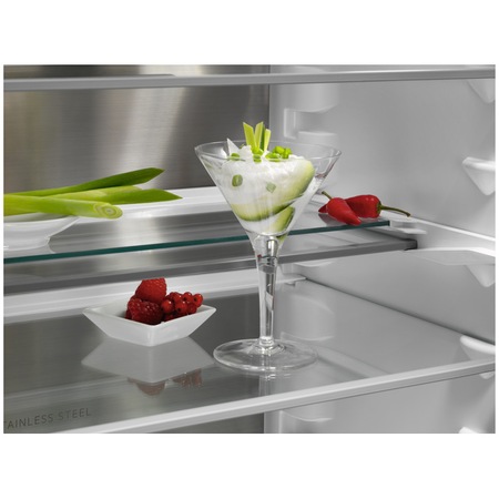 Combina frigorifica incorporabila AEG NSC8M191DS, 269 l, CustomFlex, Ventilator interior, Usi reversibile, Control electronic, Clasa D, H 189 cm