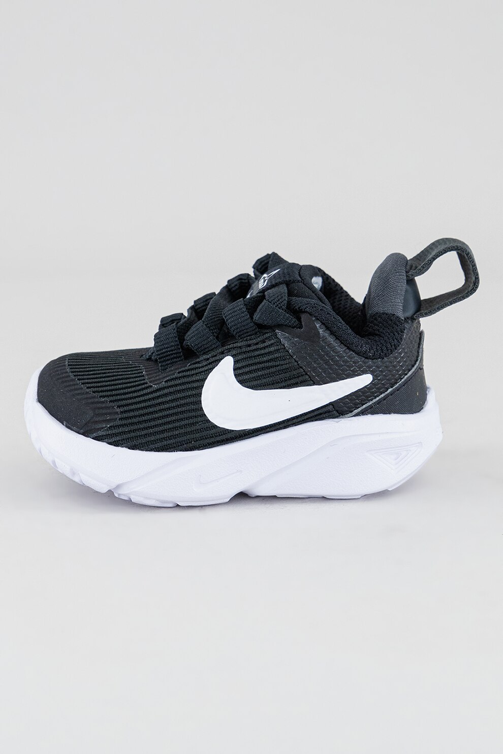Nike, Pantofi cu insertii sintetice, pentru alergare Star Runner 4, Negru, Alb optic, 19.5 EU