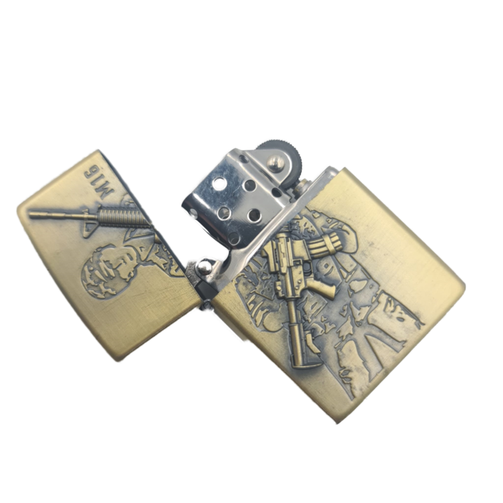 Запалка с капак Dalimag, Модел войник, бензин, За многократно пълнене, Подвижна, 3 D релеф, 6 см, Златист