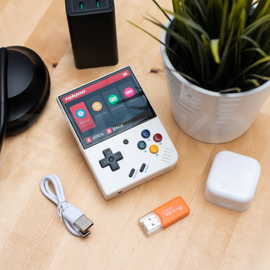 Consola de joc Miyoo Mini Plus, culoare alba, portabila, suport pentru 15+ emulatoare retro