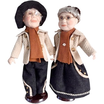 Set Papusi portelan Bunica Julia & Bunicul Richard, 40cm, multicolor Set Papusi portelan Bunica Julia & Bunicul Richard, 40cm, multicolor