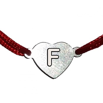 Bratara rosie LITERA 'F' cu medalion inima Bratara rosie LITERA 'F' cu medalion inima