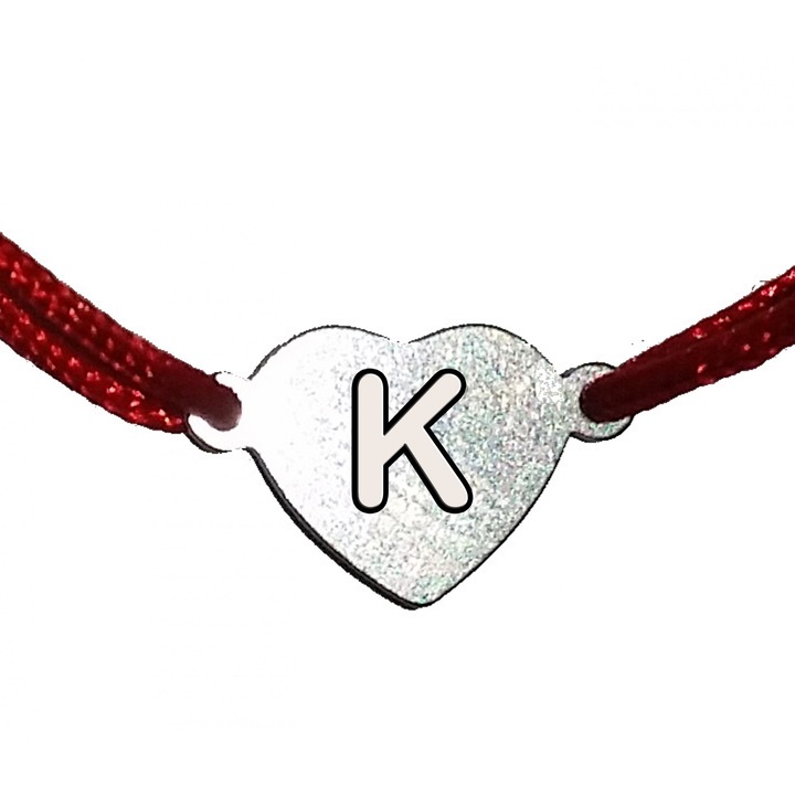 Гривна с червена буква "K" с медальон сърце