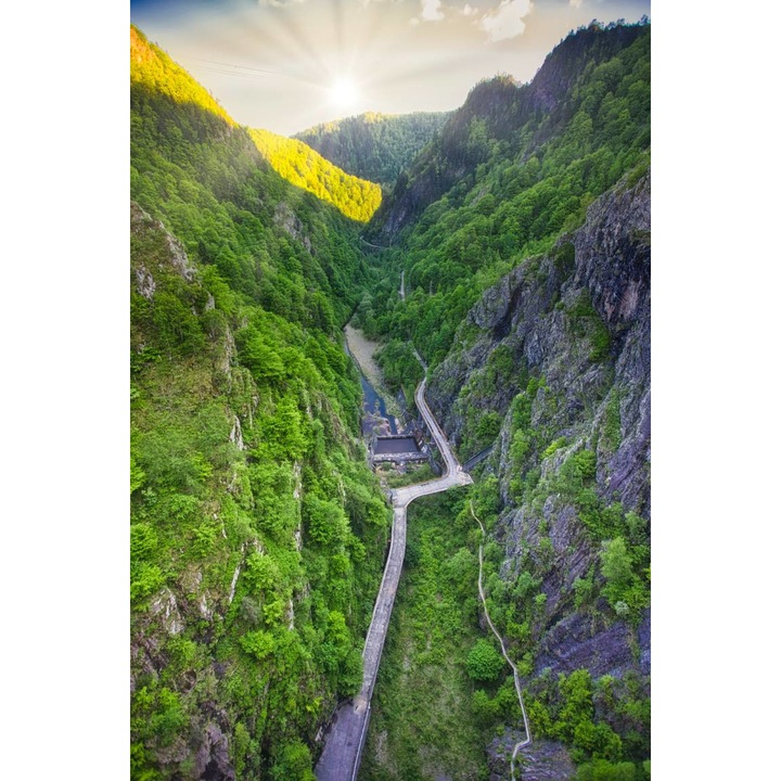 Картина на платно - Планински пейзаж със слънце Arefu Commune Румъния, 30 x 20 см