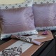 Set Traversa masa si 2 perne decorative Casa Bucuriei, model Eden, lila/gri deschis, doua fete, 35 x 115 cm, doua fete