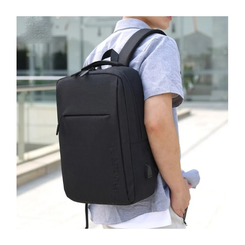 Rucsac Jayden pentru laptop, Poliester, Port de incarcare USB, Rezistent la apa, 15.6 inch, Negru