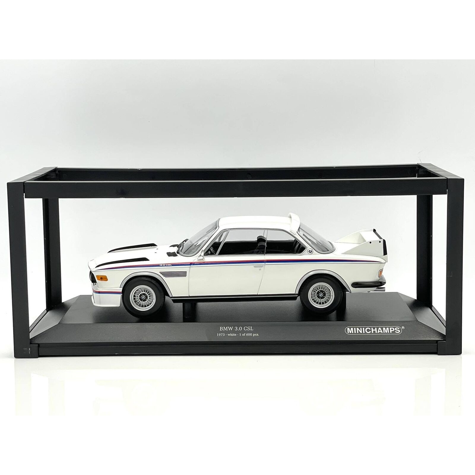 Macheta BMW 3.0 CSL 1973 - 1/18 Minichamps - eMAG.ro