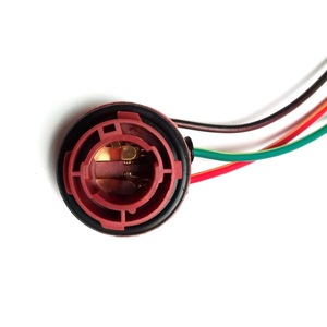 Becuri si sigurante auto