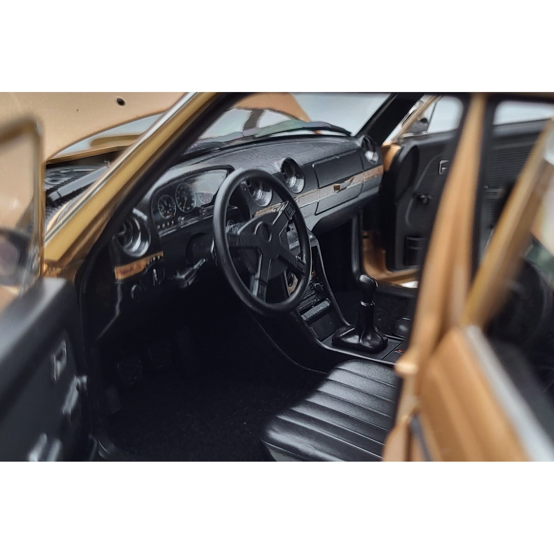 Norev Mercedes 200T S123 AMG Package Beige 1/18 ab 94,95 € | Preisvergleich bei