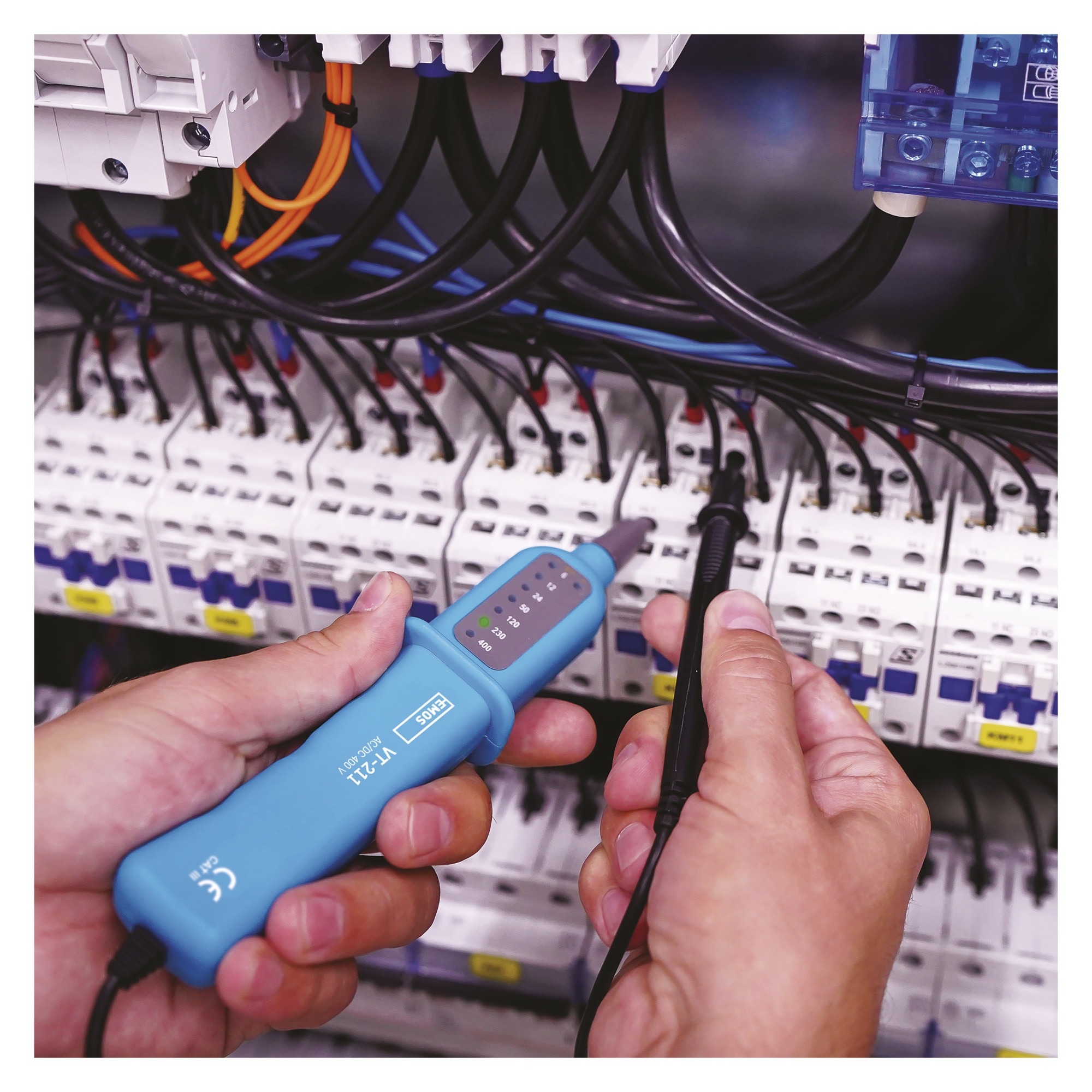 Tester Di Tensione Fluke T150/VDE CAT III 690V, CAT IV 600V, LED, LCD