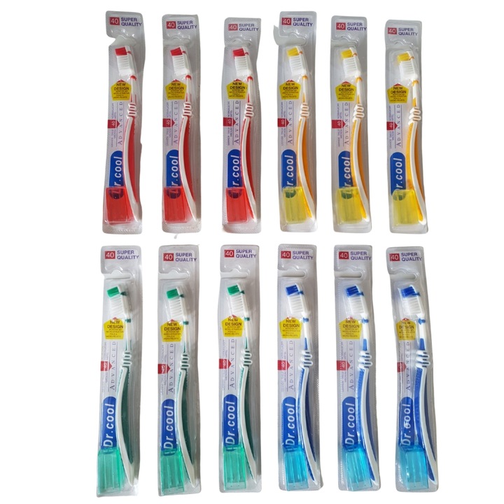 12 db eldobható fogkefe készlet, 4 színben, védőburkolattal