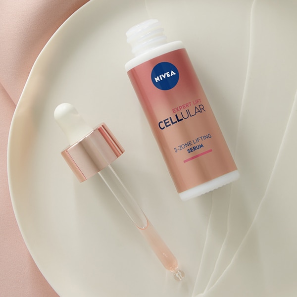 Serum NIVEA Celullar Expert Lift cu efect pe 3 zone, 30 ml - eMAG.ro