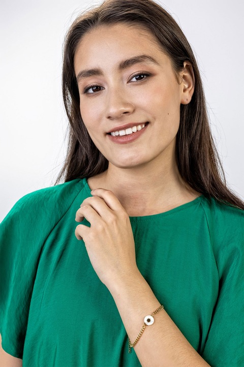 Marc Malone, Гривна със седефена висулка, Златист