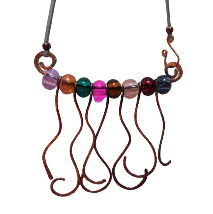 Colier din cupru cu "suvite" si margele multicolore