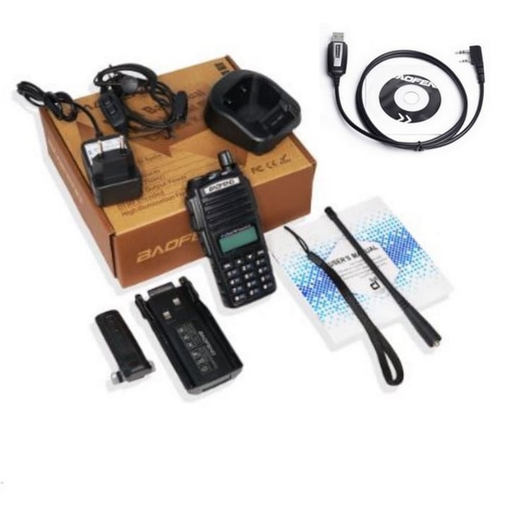 Statie Radio Baofeng UV 82 Plus 10W Radio FM 128 canale + Cablu Programare + CD