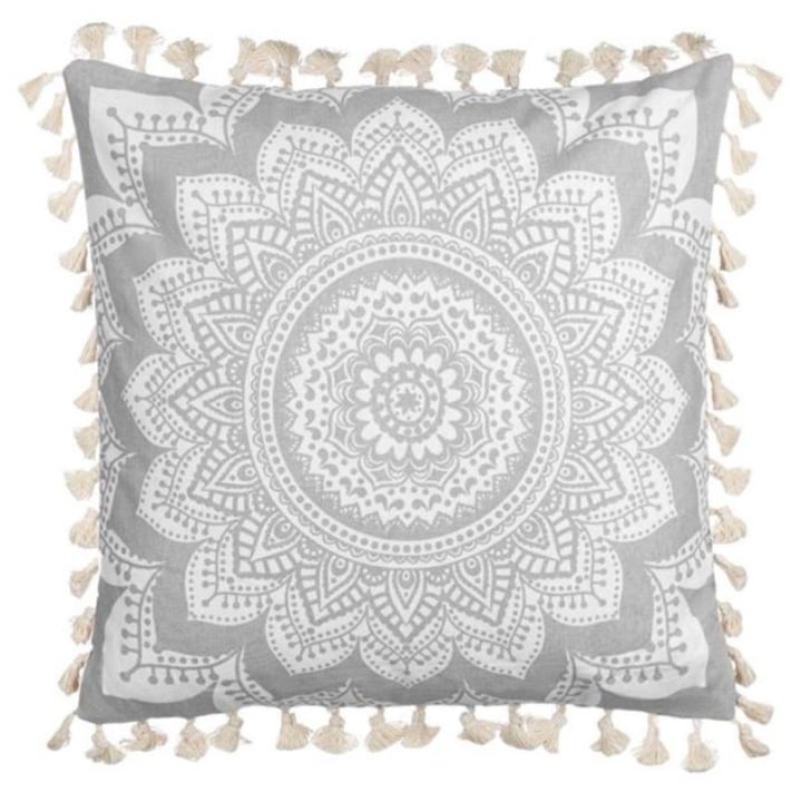Perna patrata Mandala decorativa, culoare gri, cu franjuri bej, 45 cm