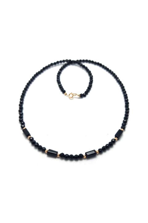 Colier cu cristale rotunde negre, pietre Onix dreptunghiulare si bile de aur de 14k de 2mm, lungime 40 cm