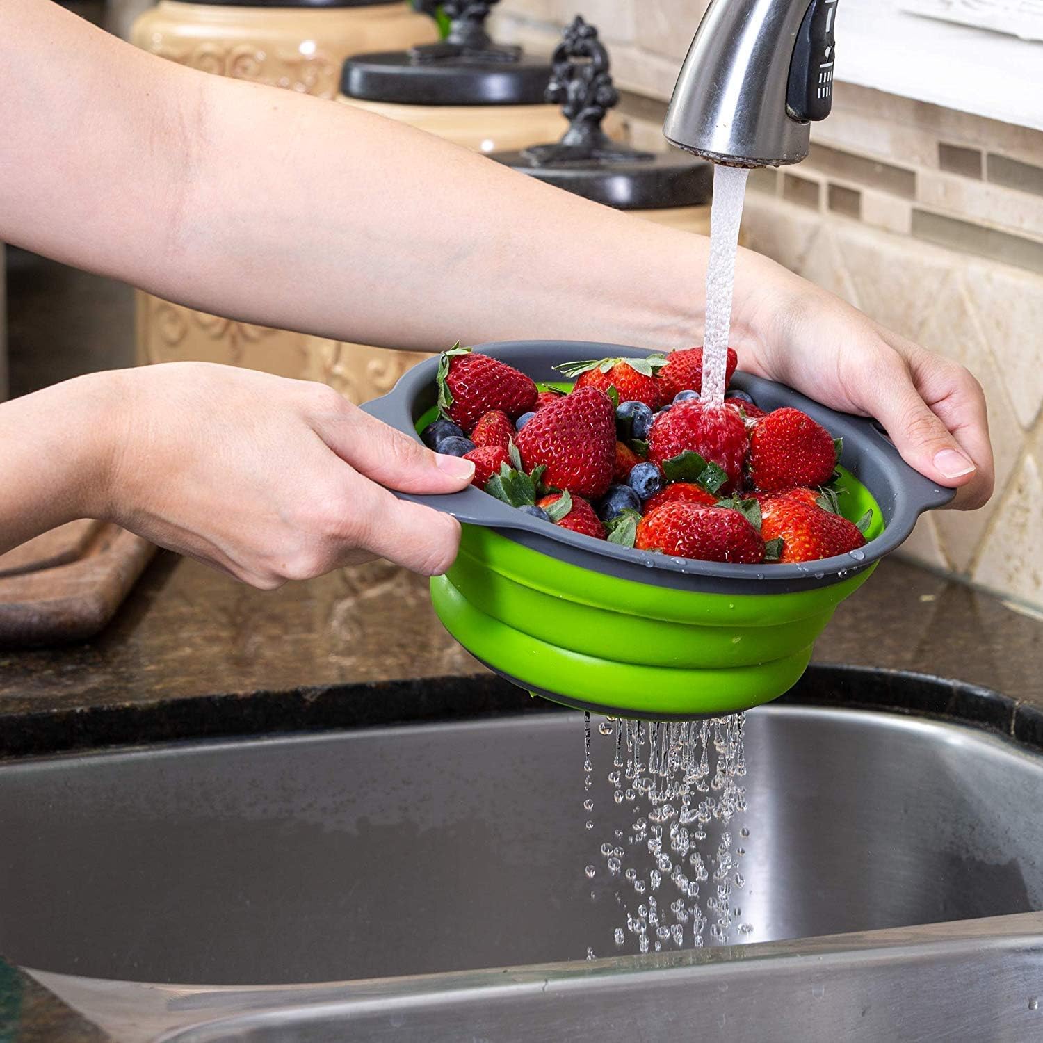 KOKSI Collapsible Silicone Colander with Handle Food Strainer Basket