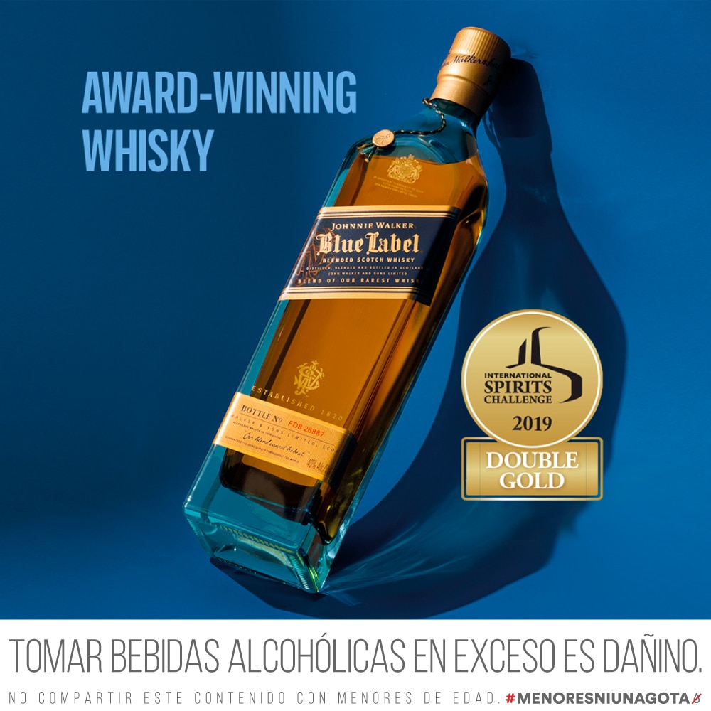 Pachet Johnnie Walker Blue Label 40%, 0.7l + 2 Pahare de Cristal