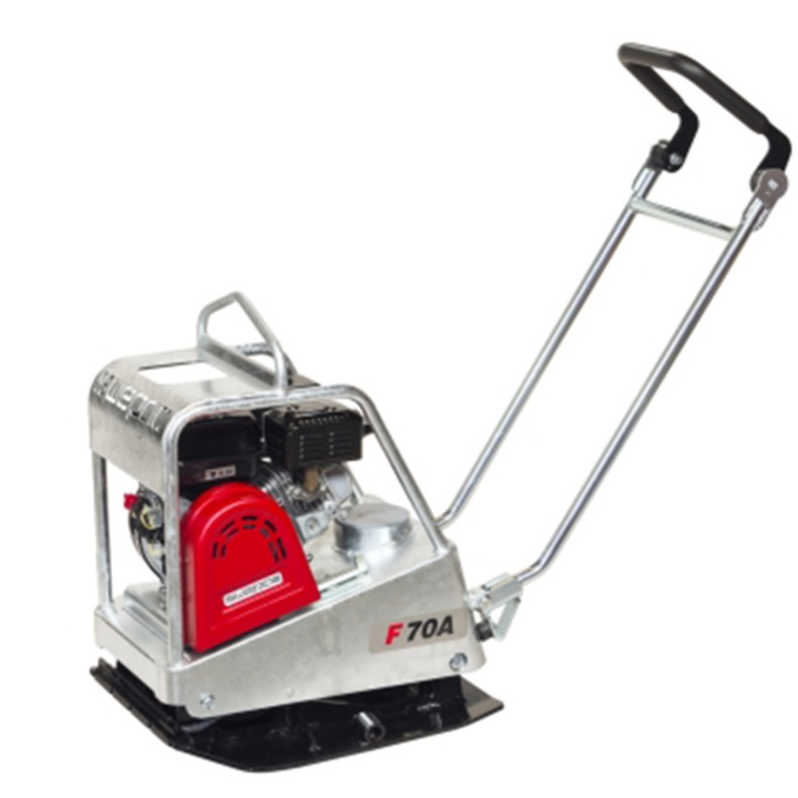 Benzinüzemű aszfalttömörítő, SWEPAC F70A, tömeg 79 kg, teljesítmény 3,5 LE, ütőerő 11 kN, munkaszélesség 530 mm, Honda GX120 motor