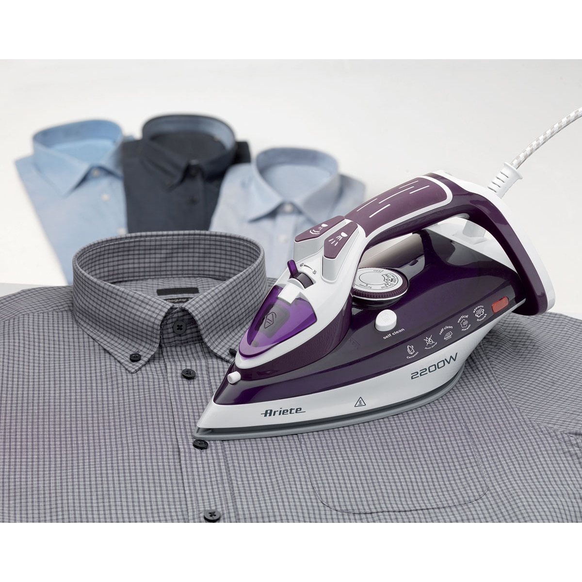 Fier de calcat cu abur, Ariete, 6243, talpa ceramica, 2200 W, Violet/Alb