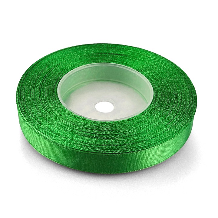 Prémium szatén szalag, Netuno, 12mm, 32m, sötétzöld színű, fényes felülettel, elegáns dekorációkhoz, ajándékcsomagoláshoz és kézműves projektekhez tökéletes, poliészter anyag, műanyag tekercsen