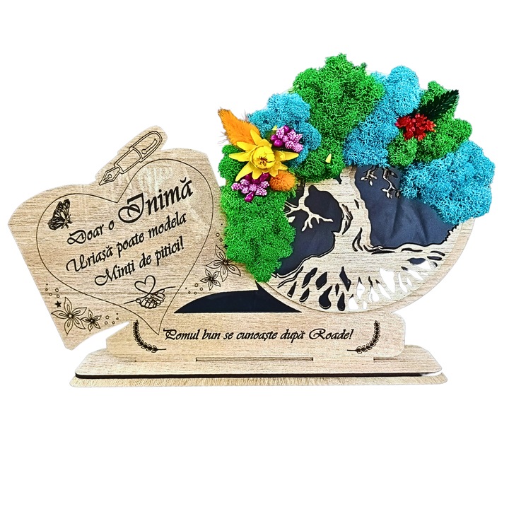 Tablou cu licheni stabilizati naturali cu suport, personalizat cu mesaj standard gravat laser pentru invatator, profesor, dascal, diriginte, "Doar o inima uriasa poate modela minti de pitici! ", decorat cu flori decorative, 30x20cm, maro