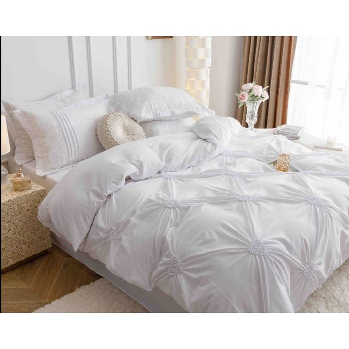 Lenjerie de pat dublu finet uni,6 piese brodata inimi alb 230x250cm