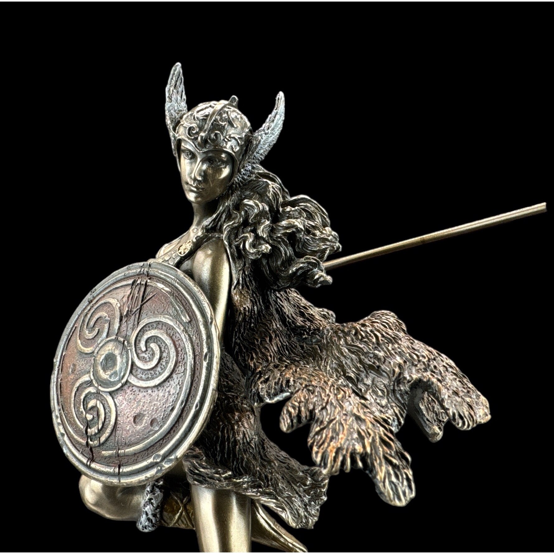 Figurina, Valkyrie Nordica cu Sulita si Scut, din Rasina